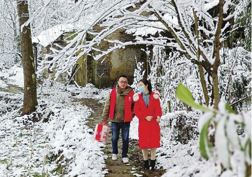 我为群众办实事：大山里的一抹电信红